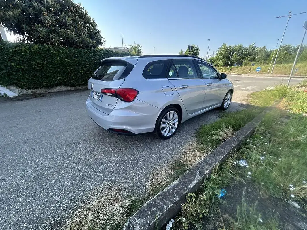 Usata Fiat Tipo Lounge 120 CV (88 kW) 2017 Station wagon