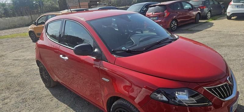Usata Lancia Ypsilon Silver 69 CV (50 kW) 2022 Utilitaria