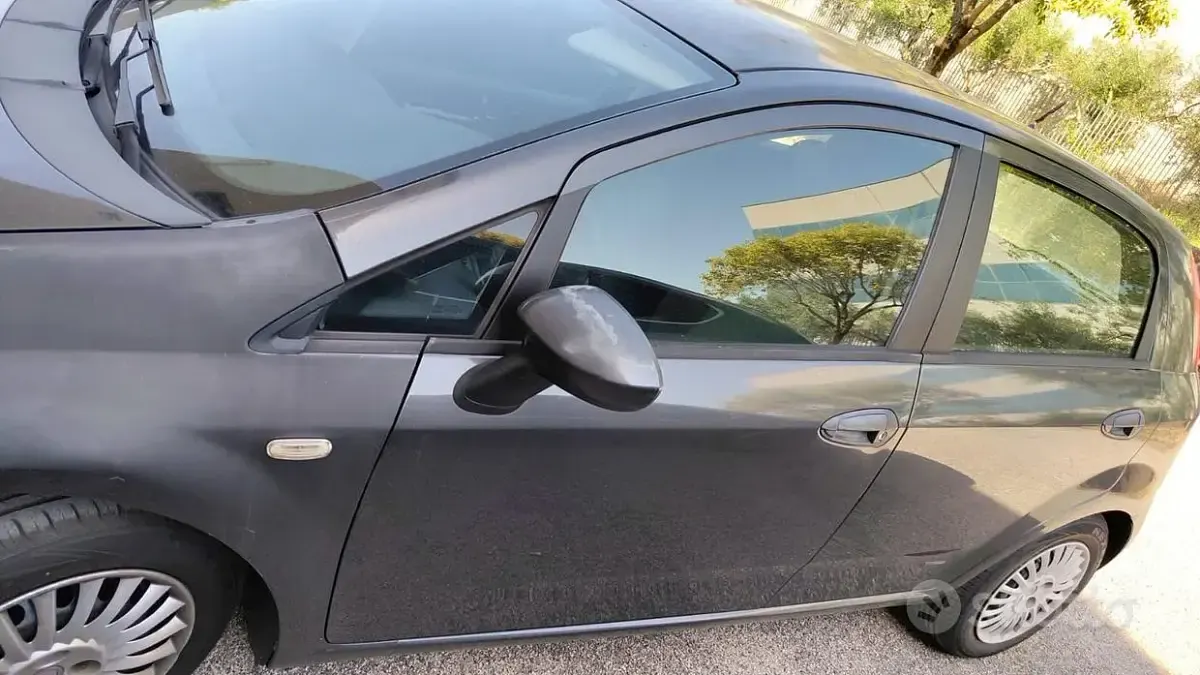 Usata Fiat Grande Punto Dynamic 75 CV (55 kW) 2008 Grigio Utilitaria