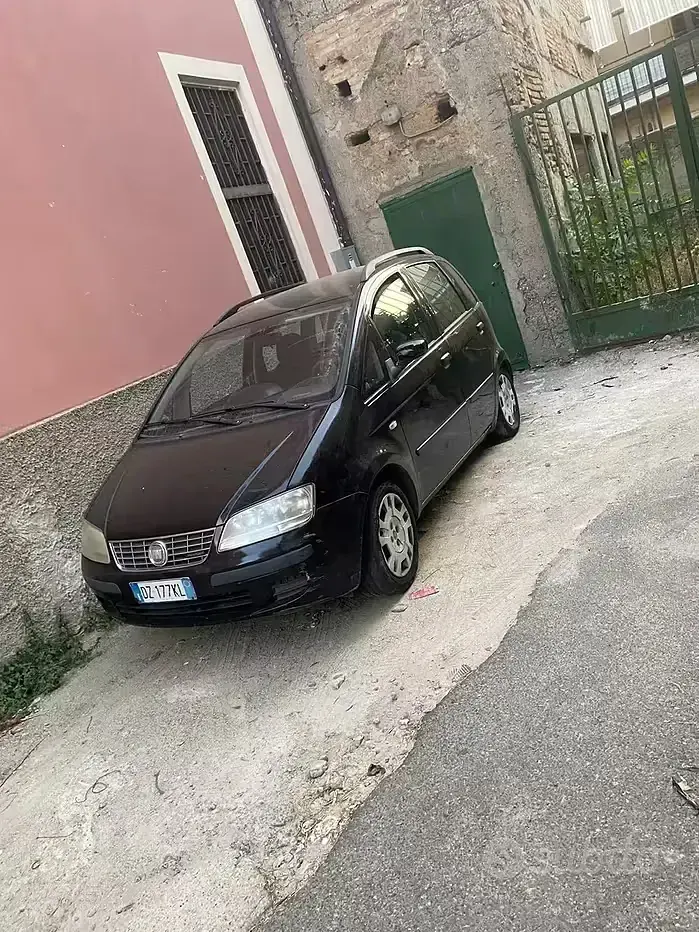 Usata Fiat Idea 90 CV (66 kW) 2009 Nero Monovolume