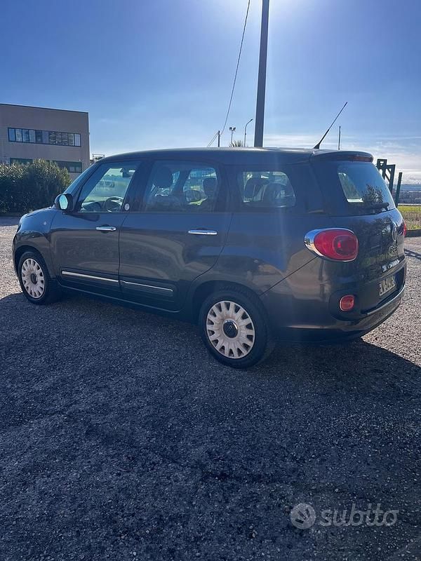 Usata Fiat 500L Living 105 CV (77 kW) 2014 Grigio Monovolume