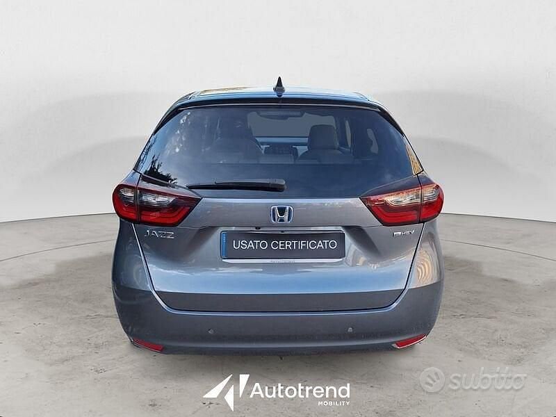 Usata Honda Jazz Executive 109 CV (80 kW) 2022 Grigio scuro Utilitaria
