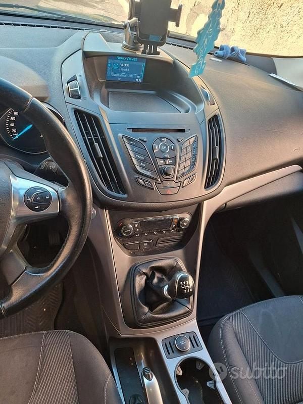 Usata Ford Kuga 140 CV (102 kW) 2013 Nero SUV