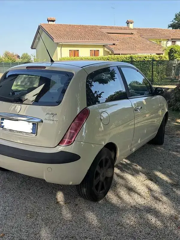 Usata Lancia Ypsilon 69 CV (50 kW) 2006 Utilitaria