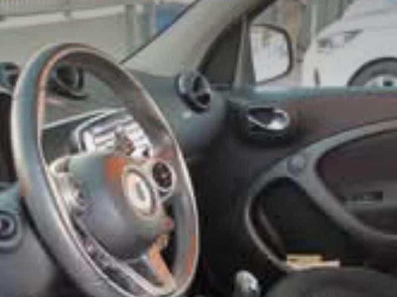 Usata Smart ForFour Passion 71 CV (52 kW) 2016 Nero Utilitaria