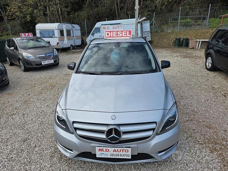 Usata Mercedes B200 Premium 136 CV (100 kW) 2013 Grigio Utilitaria