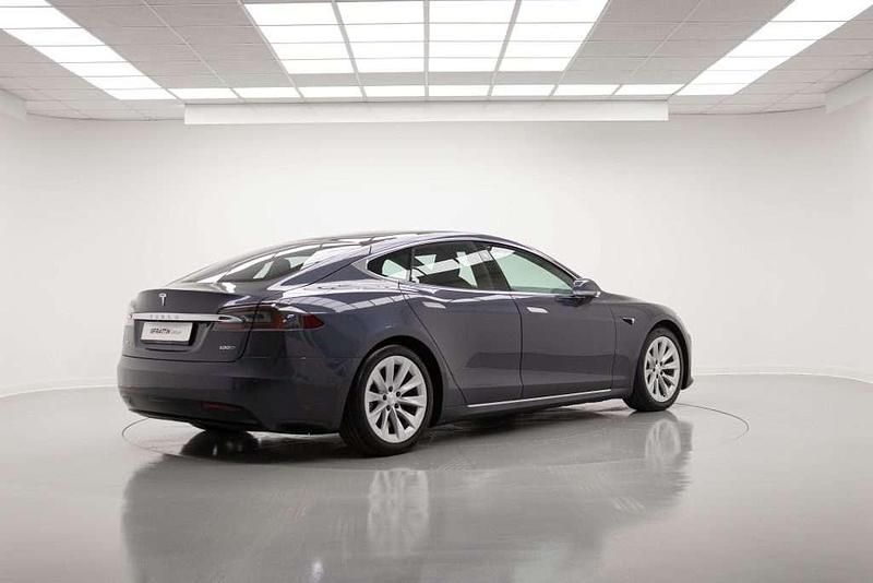Usata Tesla Model S 503 kW (685 CV) 2018 Argento Utilitaria