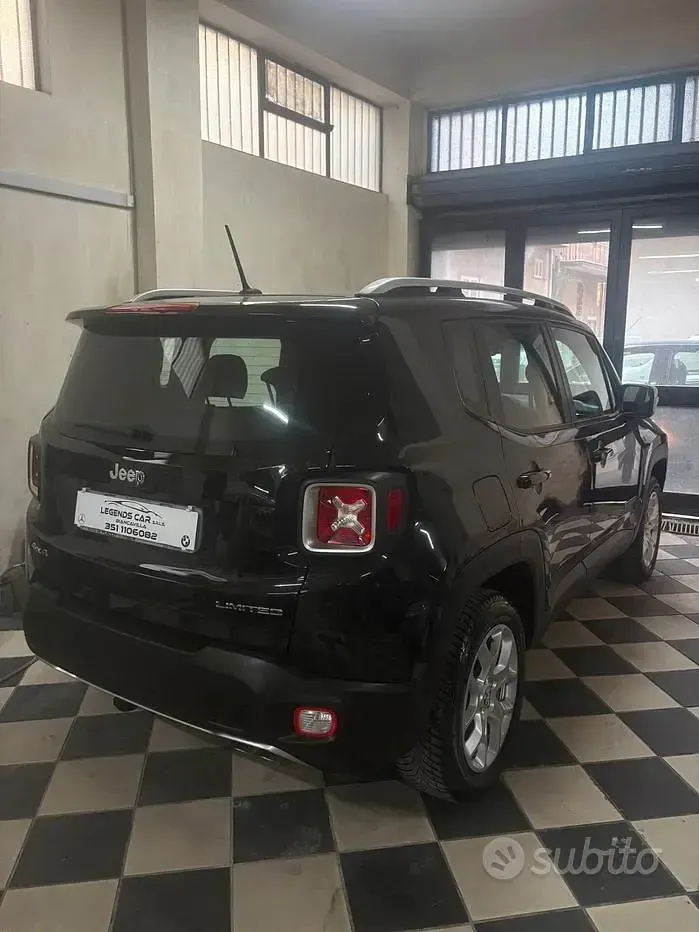 Usata Jeep Renegade Limited 140 CV (102 kW) 2017 Nero SUV