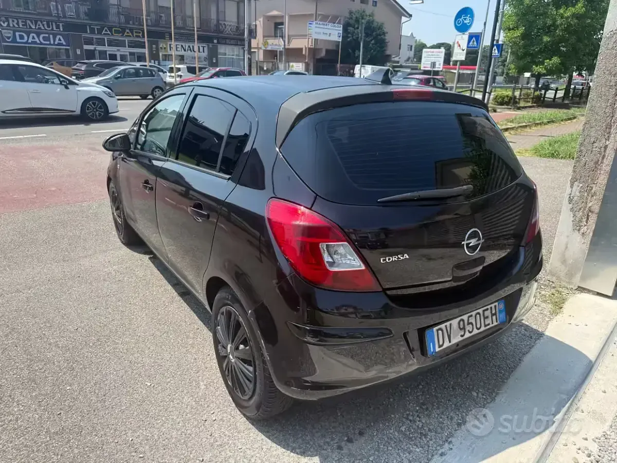Usata Opel Corsa Club 80 CV (58 kW) 2009 Nero Utilitaria