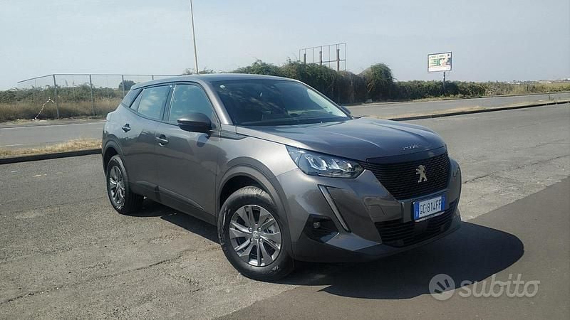 Usata Peugeot 2008 Active 131 CV (96 kW) 2020 Grigio SUV
