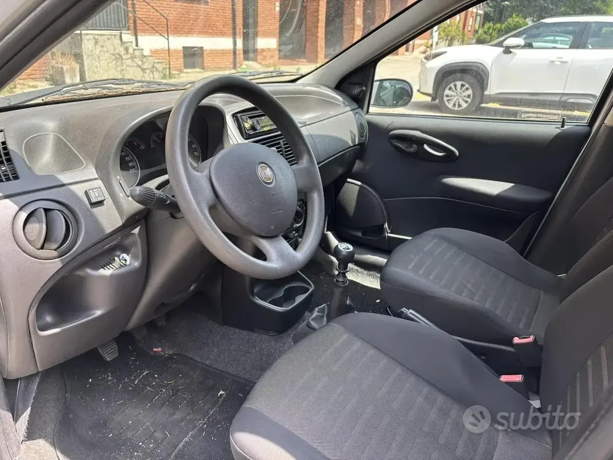 Usata Fiat Punto 60 CV (44 kW) 2009 Grigio Utilitaria