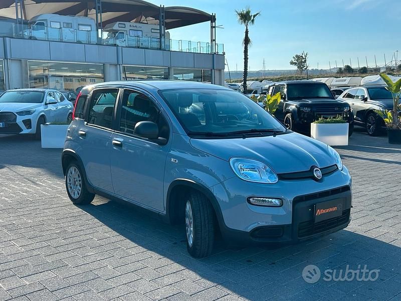 Usata Fiat Panda 70 CV (51 kW) 2023 Grigio Berlina