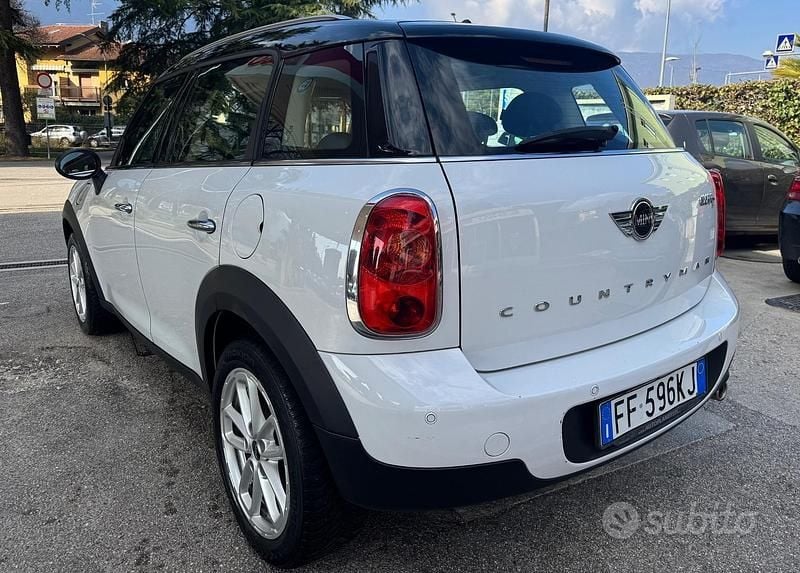 Usata Mini Park Lane Countryman 112 CV (82 kW) 2016 Bianco SUV