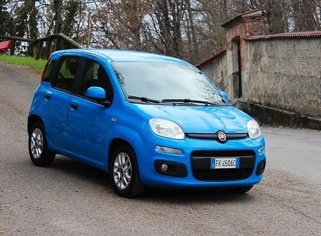 Usata Fiat Panda Lounge 95 CV (69 kW) 2017 Blu Utilitaria
