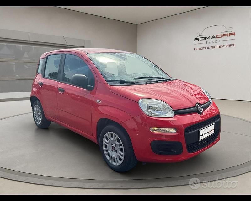 Usata Fiat Panda Lounge 69 CV (50 kW) 2018 Rosso Utilitaria
