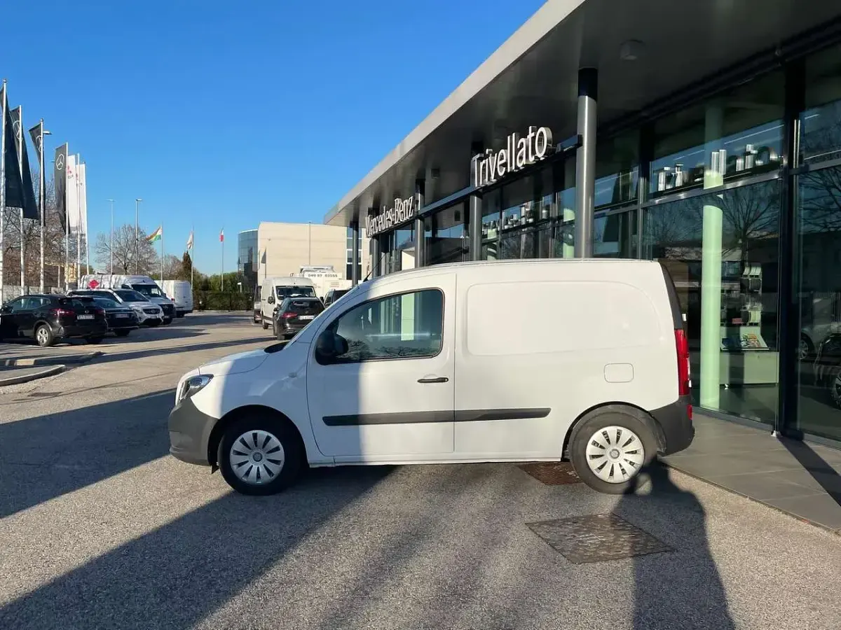 Gebraucht Mercedes Citan 111 Business 116 PS (85 kW) 2021 Weiß Van