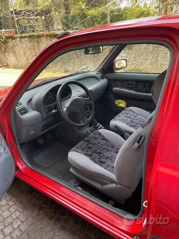 Usata Nissan Micra 1997 Rosso Utilitaria