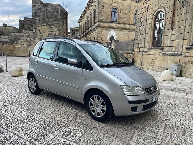 Usata Fiat Idea Dynamic 70 CV (51 kW) 2006 Grigio Monovolume