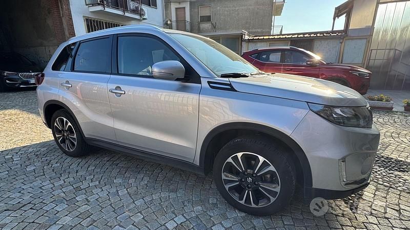 Usata Suzuki Vitara 140 CV (102 kW) 2022 Grigio SUV