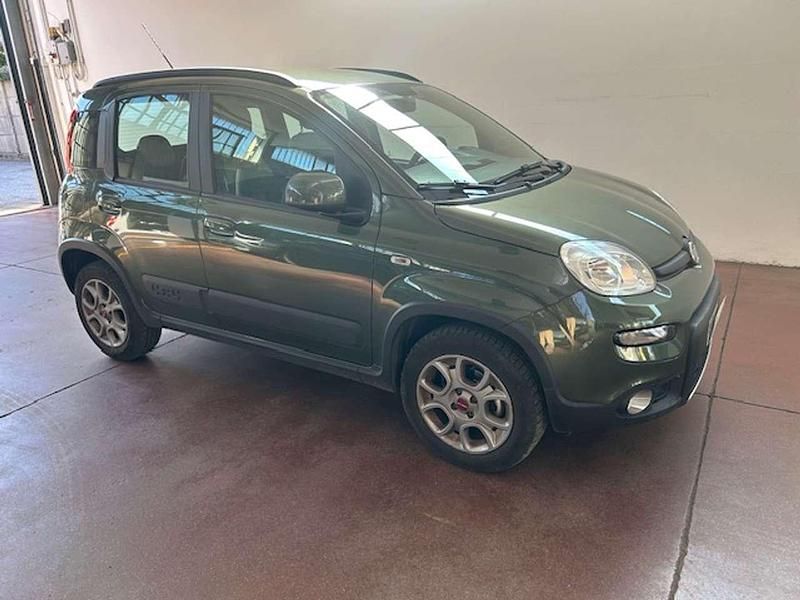 Usata Fiat Panda 4x4 86 CV (63 kW) 2013 Verde metallizzato Utilitaria