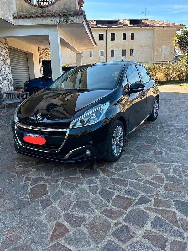 Usata Peugeot 208 2016 Utilitaria
