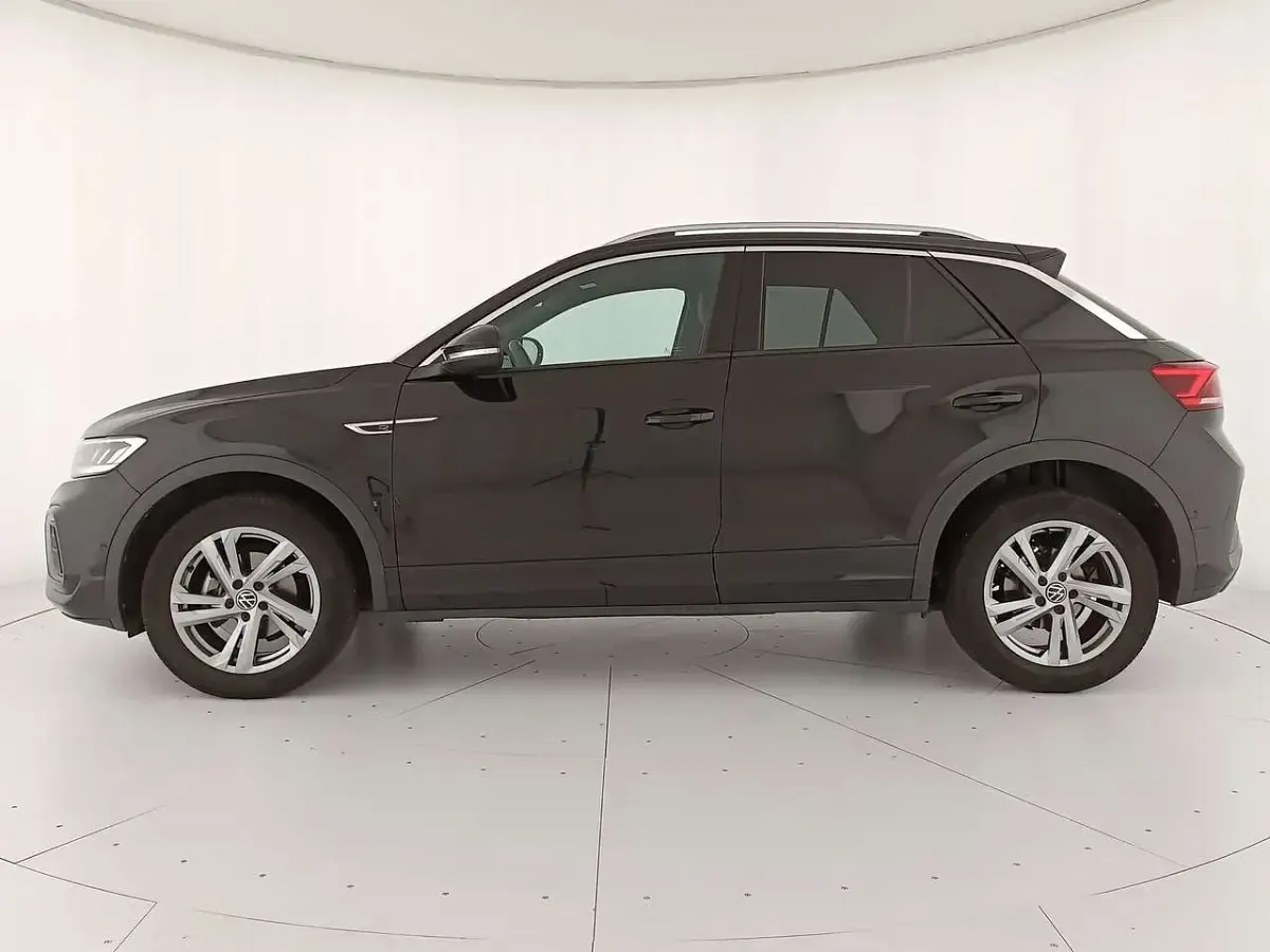 Usata VW T-Roc R-line 150 CV (110 kW) 2022 2t deep black perlato SUV