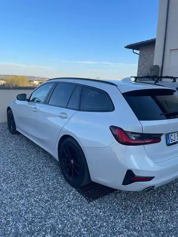 Usata BMW 316 Sport Line 122 CV (89 kW) 2022 Bianco Station wagon