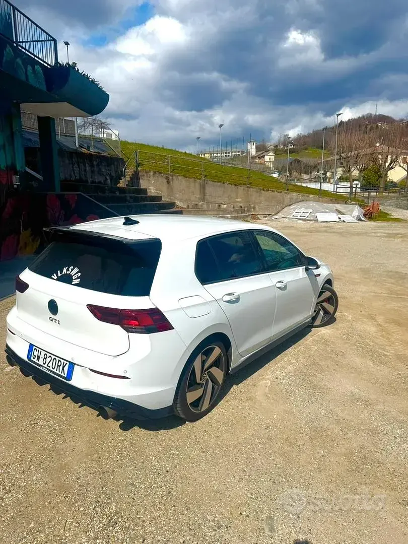 Usata VW Golf VIII GTI 245 CV (180 kW) 2021 Bianco Berlina