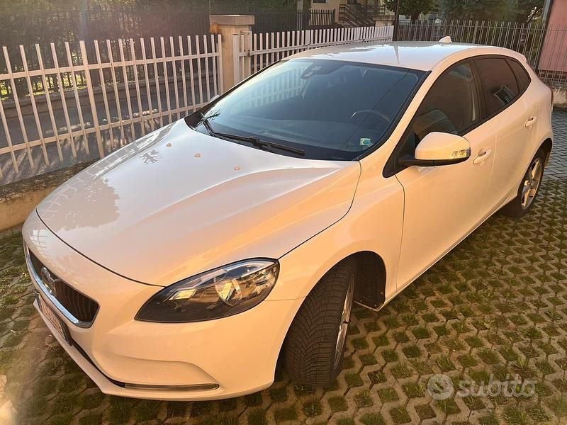 Usata Volvo V40 120 CV (88 kW) 2018 Berlina