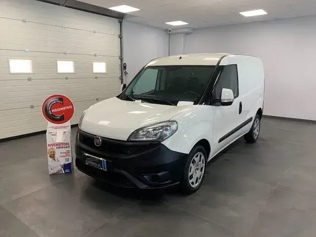 Usata Fiat Doblò 120 CV (88 kW) 2017 Bianco Monovolume