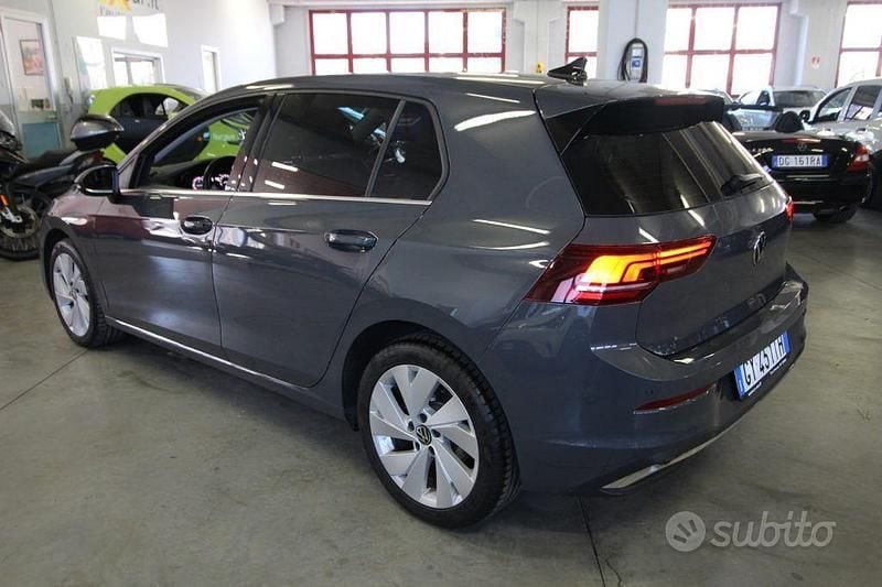 Usata VW Golf VIII Style 150 CV (110 kW) 2025 Grigio scuro Berlina