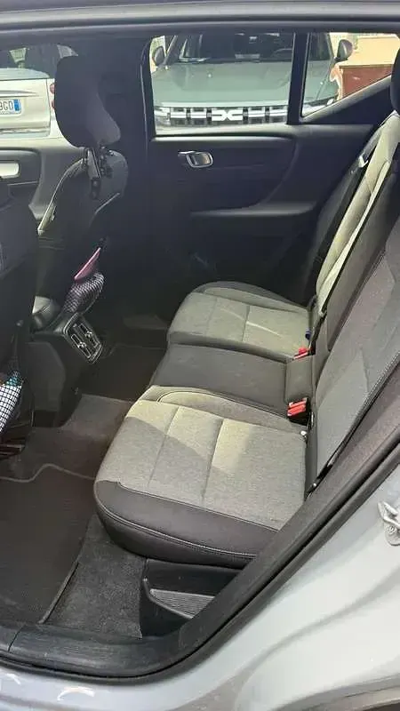 Usata Volvo XC40 Plus 163 CV (119 kW) 2023 Grigio SUV