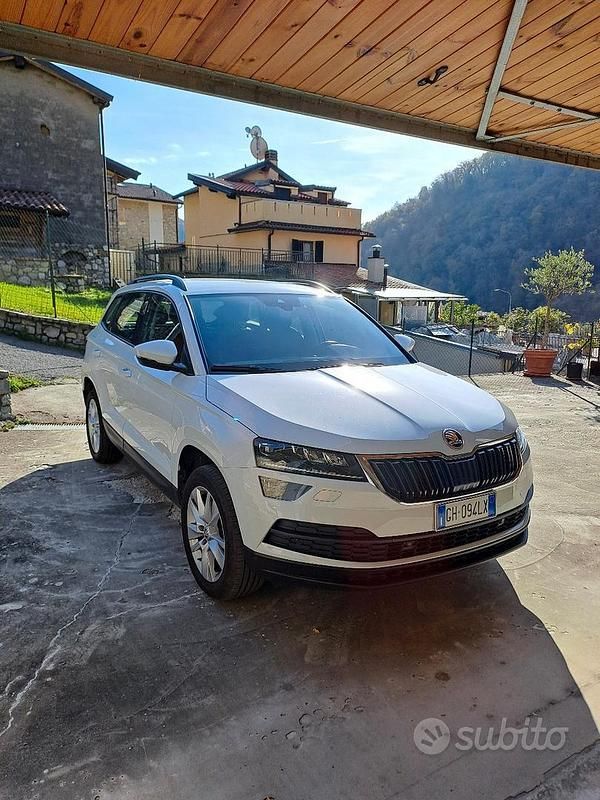 Bianco Usata 2022 Skoda Karoq Ambition SUV | 23.500 € - Immagine 1/4