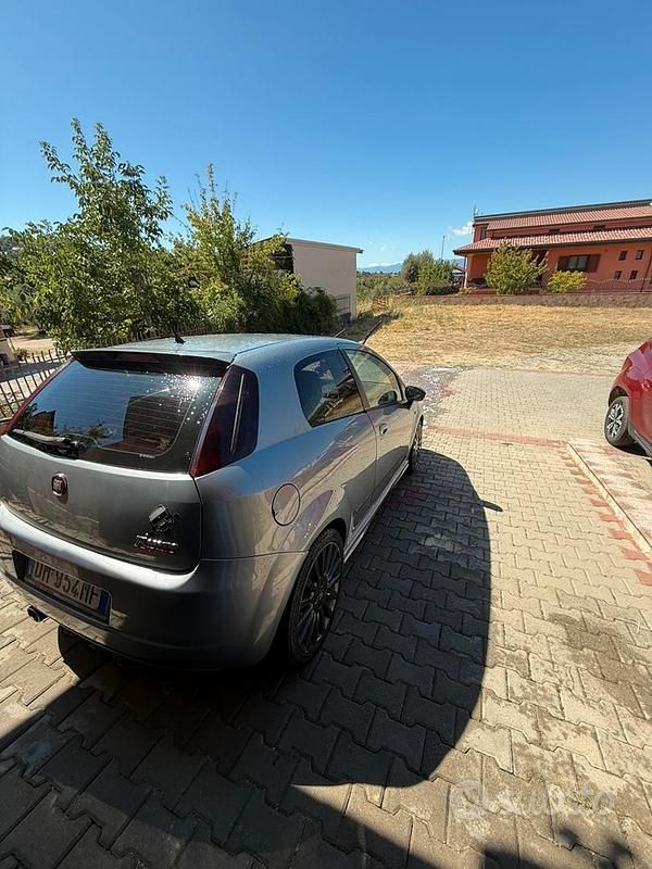 Usata Fiat Grande Punto Sport 90 CV (66 kW) 2008 Grigio Utilitaria