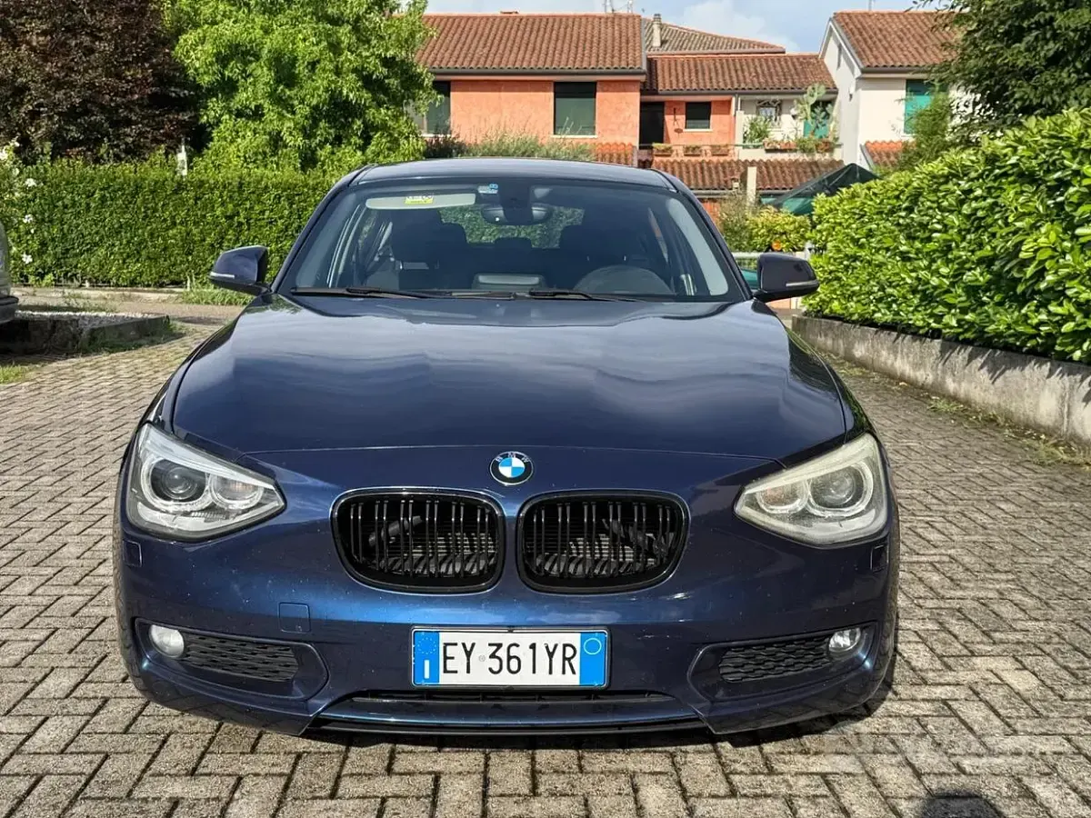 Usata BMW 116 Sport Line 116 CV (85 kW) 2015 Bluazzurro Utilitaria