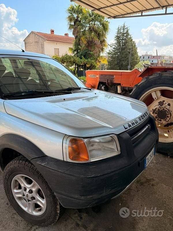 Usata Land Rover Freelander 97 CV (71 kW) 1998 Grigio SUV