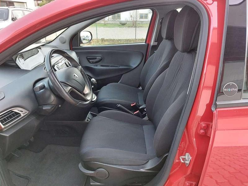 Usata Lancia Ypsilon Gold 69 CV (50 kW) 2021 Rosso Utilitaria