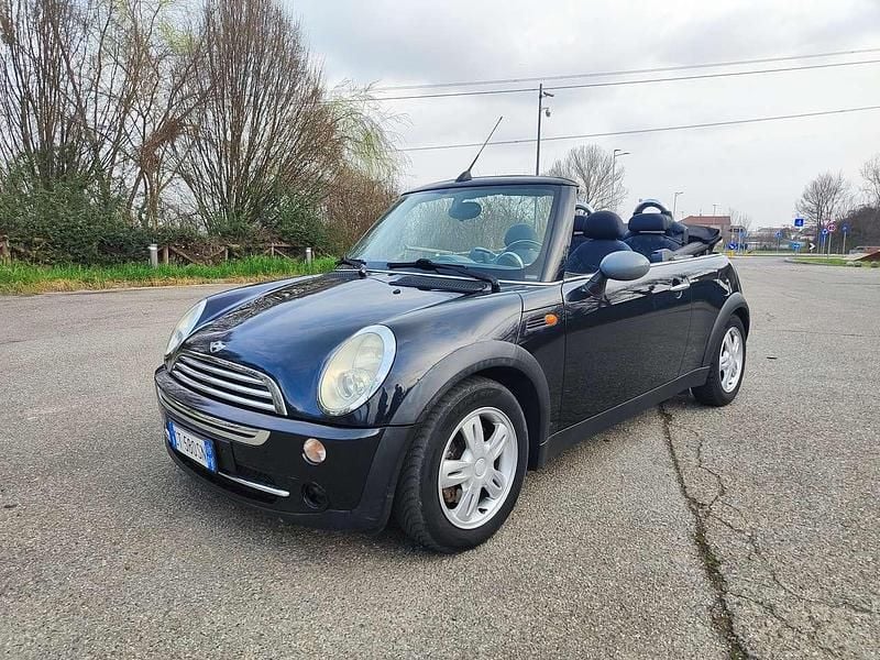 Usata Mini One Cabriolet 90 CV (66 kW) 2005 Nero Cabrio