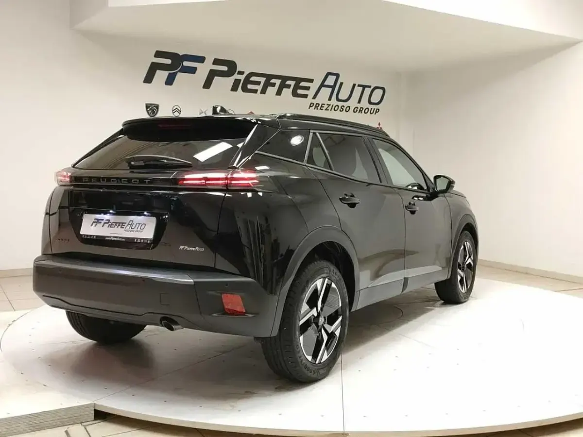 Usata Peugeot 2008 Allure 102 CV (75 kW) 2025 Nero SUV