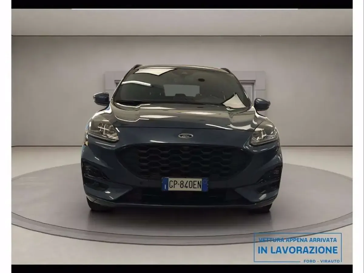 Usata Ford Kuga ST-Line 224 CV (164 kW) 2023 Chrome blue SUV
