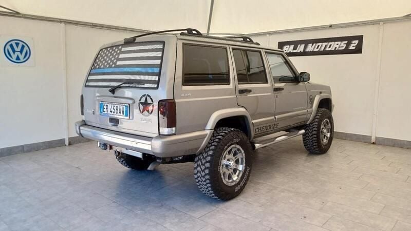 Usata Jeep Cherokee Sport 116 CV (85 kW) 2001 Grigio SUV