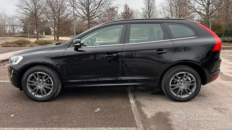 Usata Volvo XC60 Business Edition 190 CV (139 kW) 2017 Nero SUV