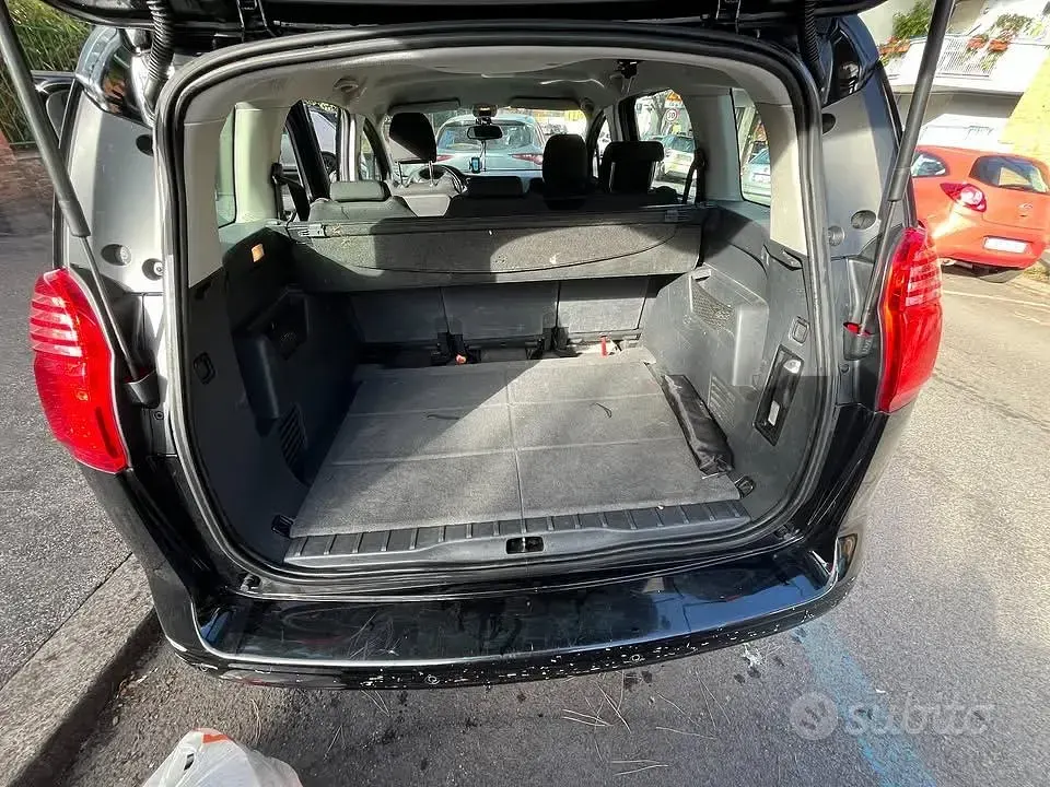 Usata Peugeot 5008 Business-Line 150 CV (110 kW) 2012 Nero Monovolume