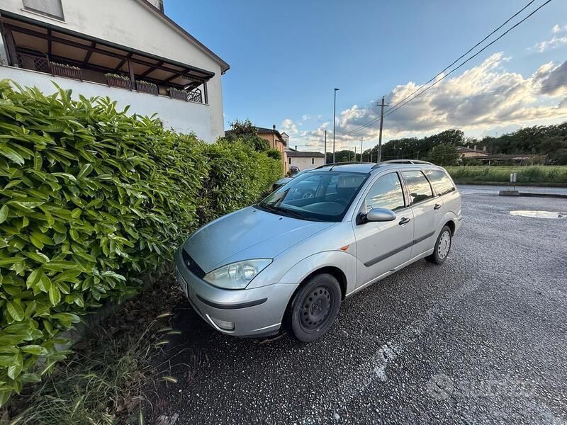 Usata Ford Focus 100 CV (73 kW) 2001 Station wagon