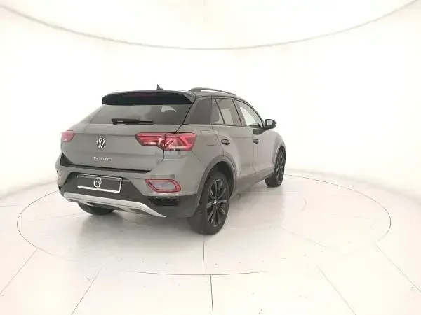 Usata VW T-Roc Style 150 CV (110 kW) 2023 Grigio SUV