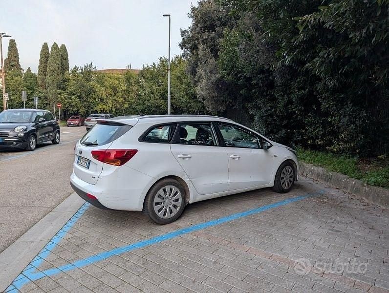Usata Kia Ceed Sportswagon Active 90 CV (66 kW) 2012 Bianco Station wagon