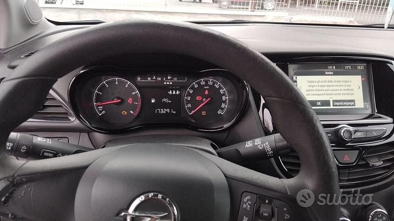 Bianco Usata 2018 Opel Karl Rocks Due volumi | 5500 € (Ottimo prezzo) - Immagine 1/4