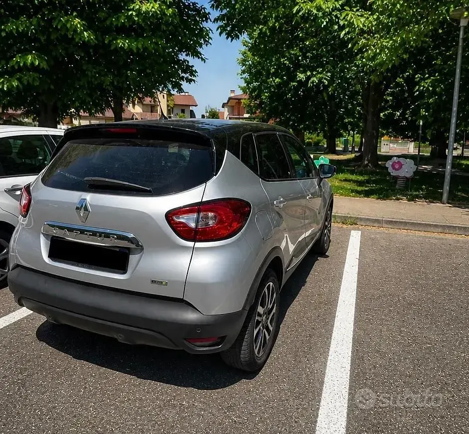 Usata Renault Captur Intens 90 CV (66 kW) 2018 Grigio SUV