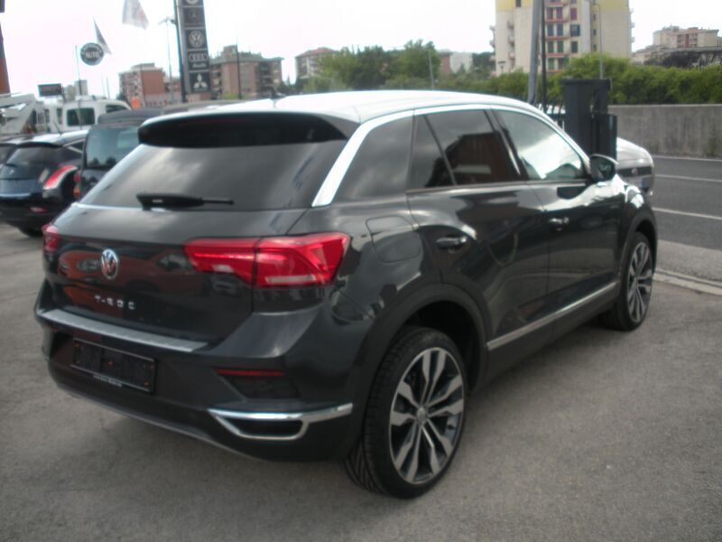 Usata VW T-Roc 116 CV (85 kW) 2019 Gray SUV