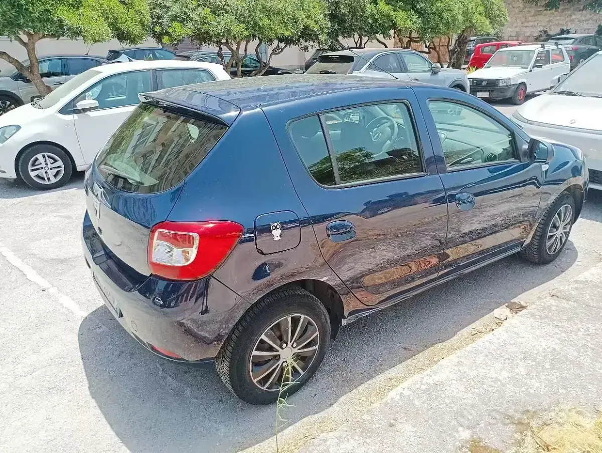 Usata Dacia Sandero Lauréate 75 CV (55 kW) 2013 Berlina